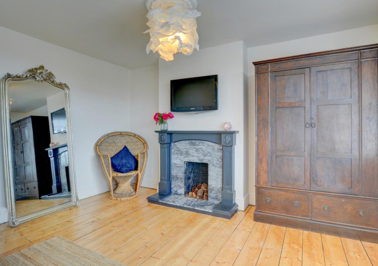 Stones Throw Villa Cromer Exterior photo
